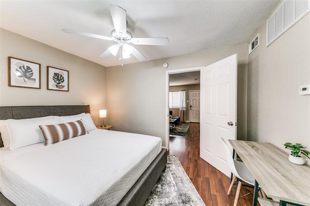 Building Photo - 5814 Worth St Unit 1