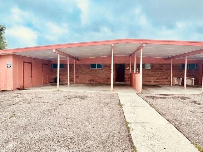 Photo - 730 Miller Ct