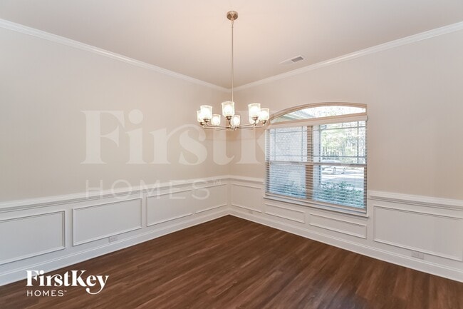 Photo - 8228 Orkney Way