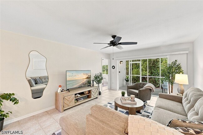 Building Photo - 3001 Sandpiper Bay Cir Unit B101