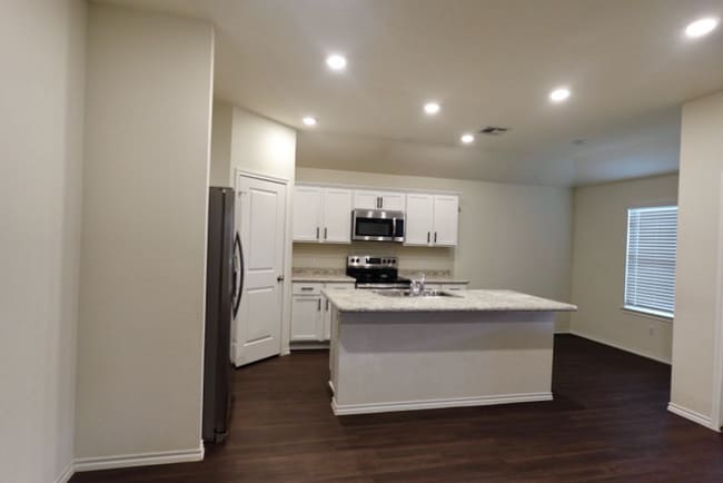 Photo - 3625 Cody Ln
