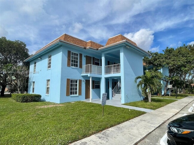 Photo - 4951 Wedgewood Way Unit 6