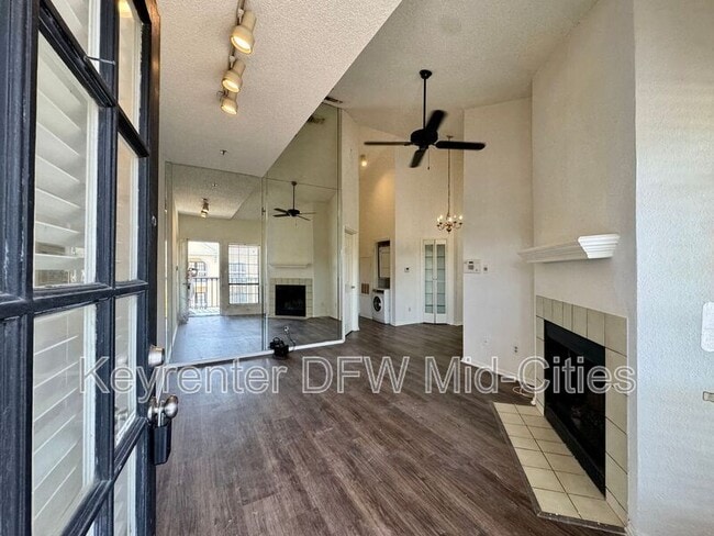 Photo - 4800 W Lovers Ln