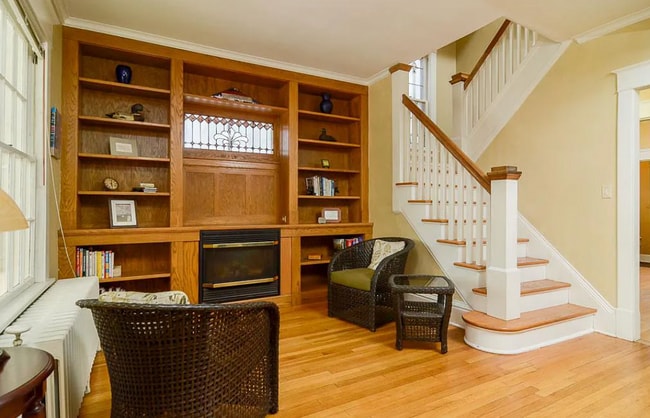 Photo - This Amazing 4BR/2 BA Home on Summit Hill ...