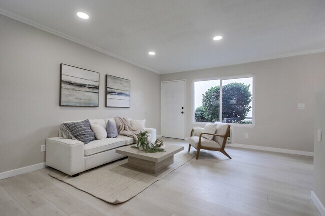 Photo - 9516 Carroll Canyon Rd Unit 113