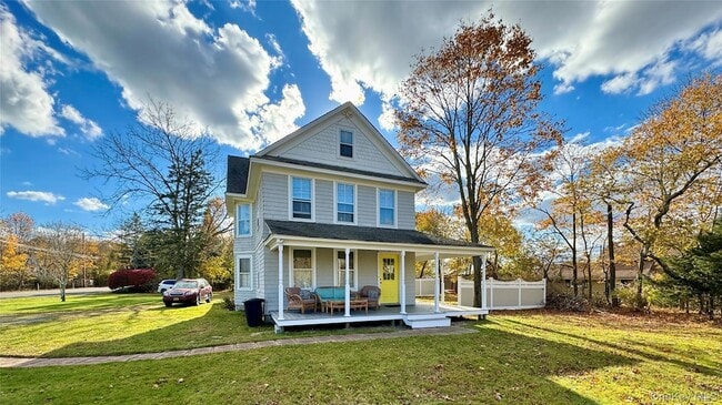 Photo - 453 Montauk Hwy