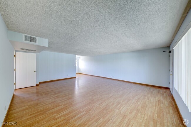 Building Photo - 1700 Rexford Dr Unit 207 Rental