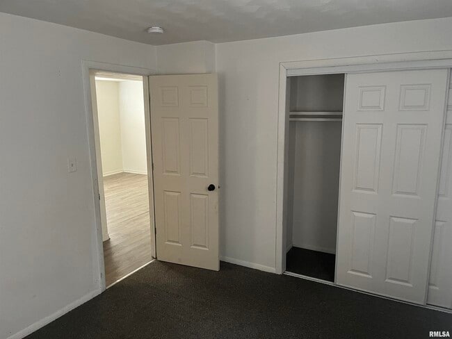 Photo - 227 W Elm St