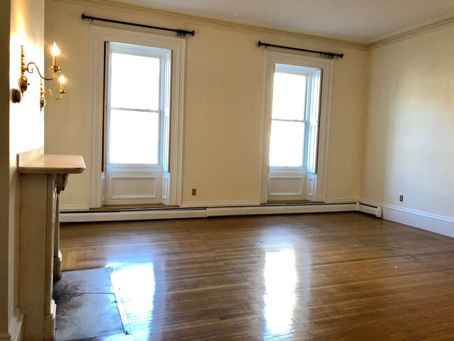 Photo - 105 Beacon St