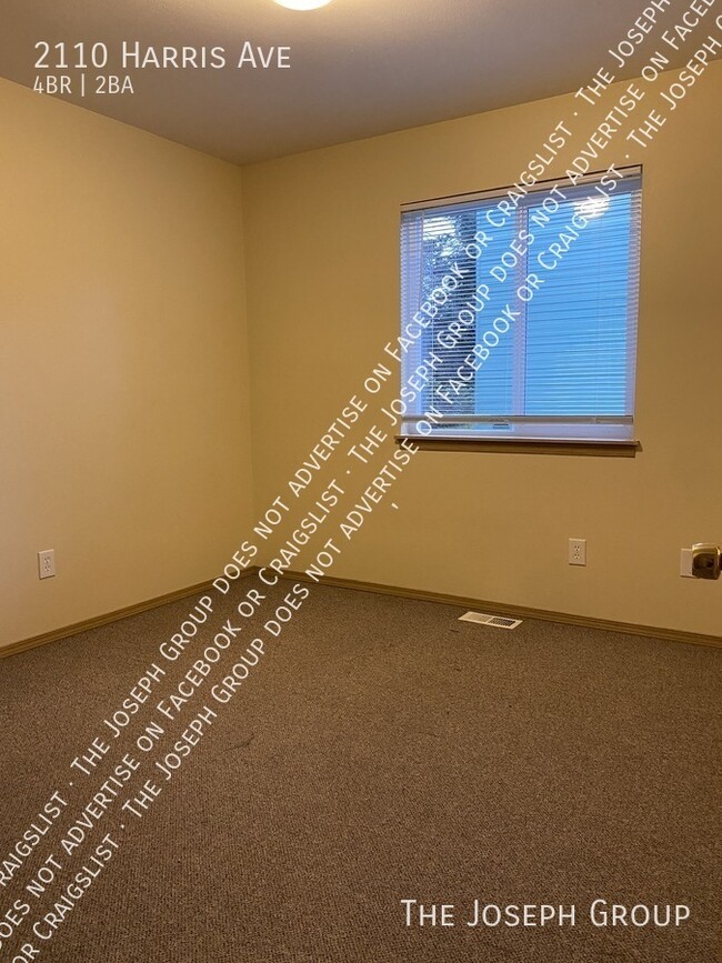2110 Harris Ave