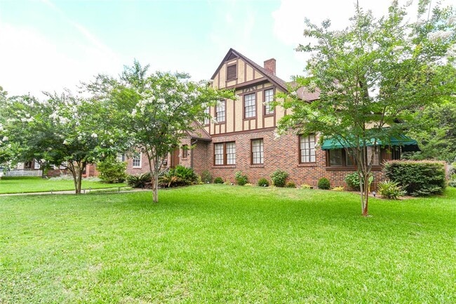 Photo - 1451 Watson St