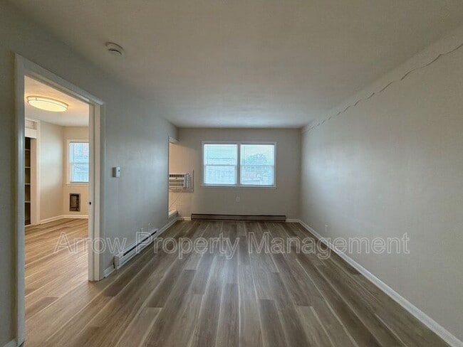 Photo - 141 N 4th St