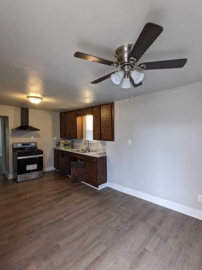 Photo - 213 E Munson St