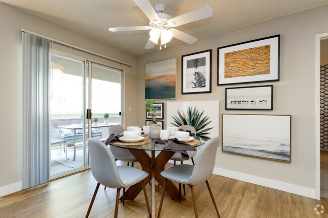 Colony Parc 2BR, 1BA - 1020SF - Colony Parc