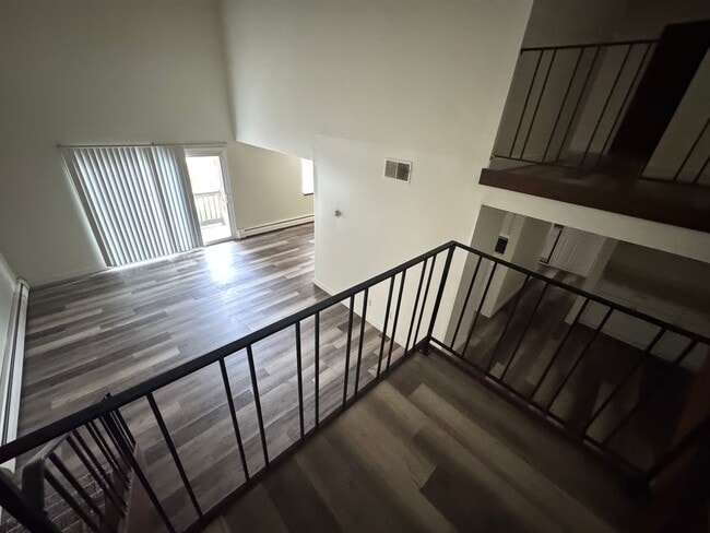 Photo - Expansive Bi-Level 3-Bedroom Unit 9122-103