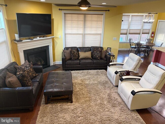 Photo - 105 Elton Farm Cir