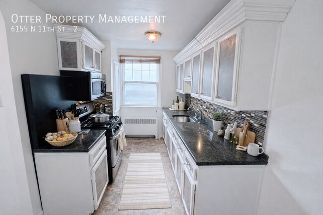 Photo - 6155 N 11th St Unidad 2