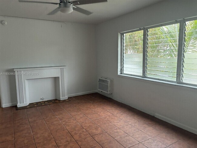 Photo - 2469 Flamingo Pl Unidad 2