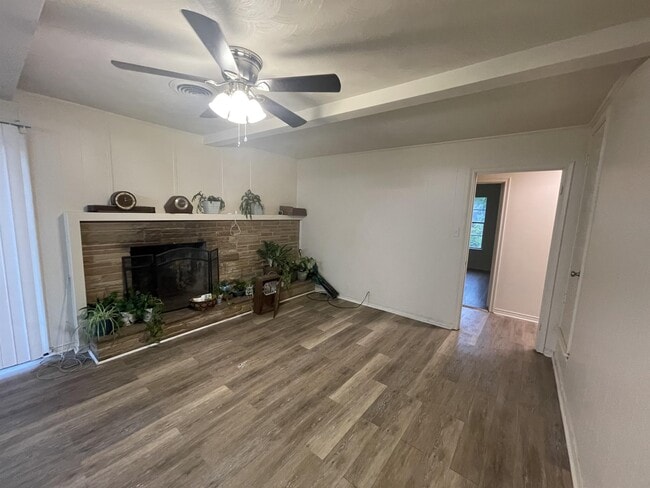 Photo - 1402 Linden Dr