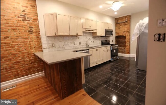 Photo - 1827 S Charles St