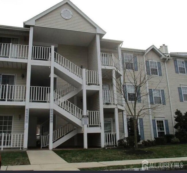 Building Photo - 139 Darwin Ln