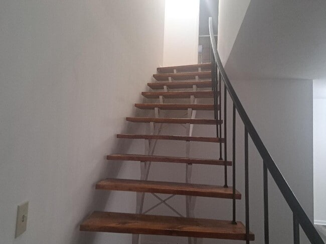 Photo - 1250 E 276th St Unidad 2F