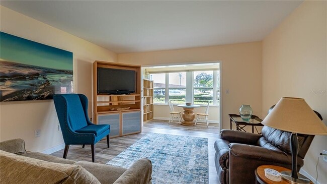 5020 Brittany Dr S Unit 125