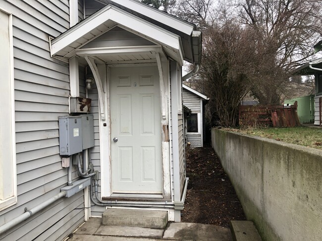 Photo - 708 S East St