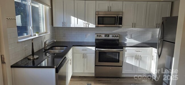 Photo - 310 State St