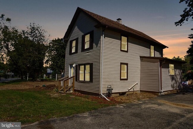 Building Photo - 1824 N Tuckahoe Rd Rental
