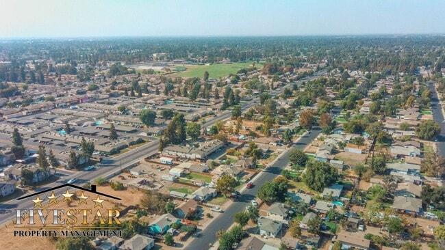 Photo - 209 Blomquist Dr
