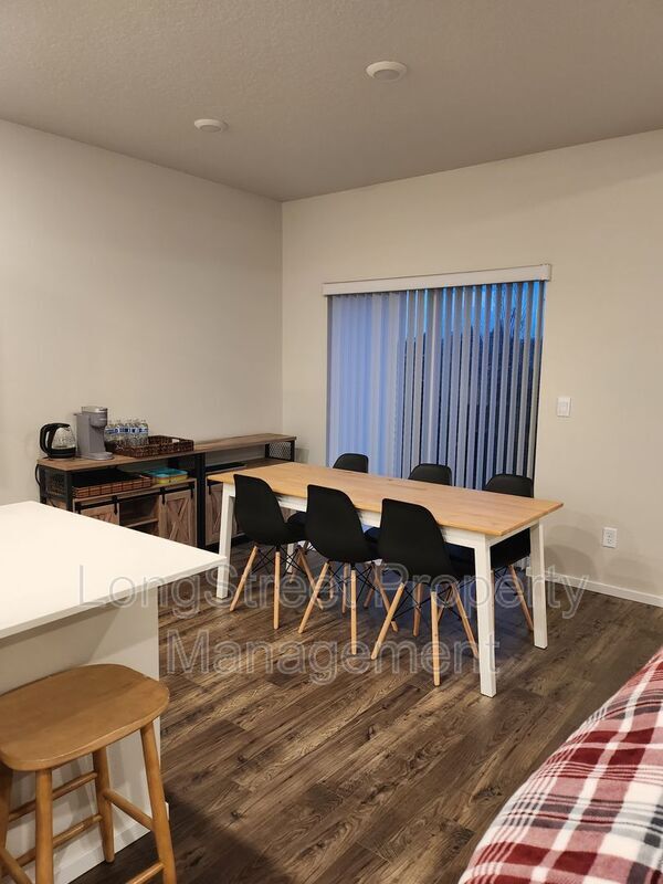 Photo - 412 Lost Lake St NE