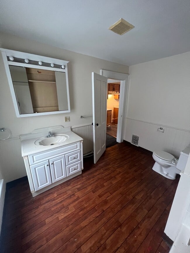 Photo - 1052 W 6th St Unit 1054