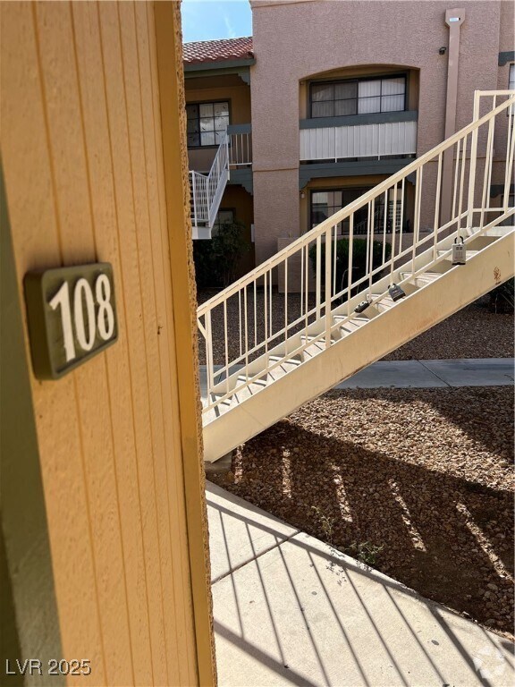 Building Photo - 5170 S Jones Blvd Unit 108 Rental
