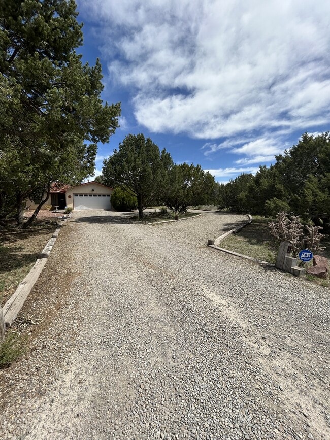 Photo - 1 Autumnwood Ct House
