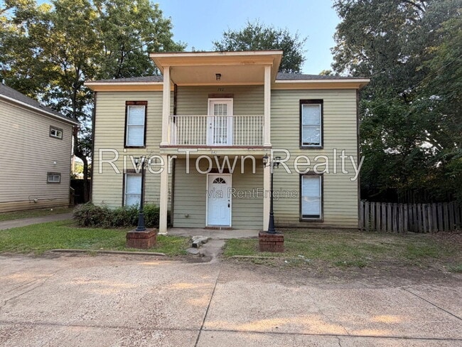 Building Photo - 641 Gookin Pl Unit 101