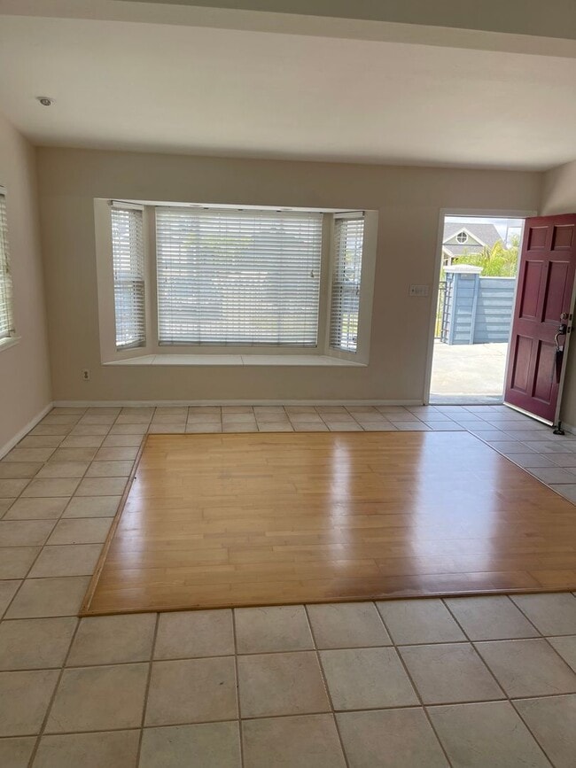 Photo - 3BR/2BA By the beach.