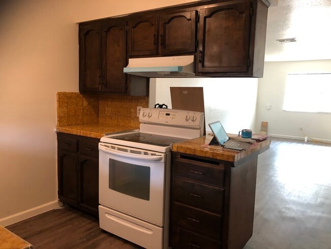 Building Photo - 2514 W Hemlock Ct Unit 2518