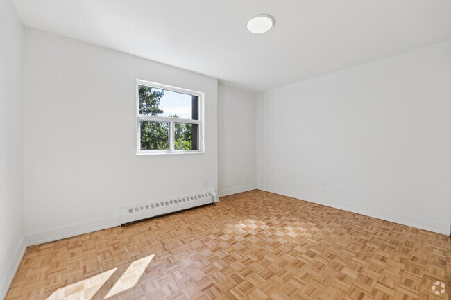 2BR, 1BA - 885SF - Bedroom