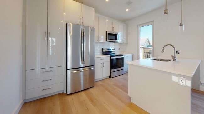 Photo - 2840 Washington St Unit 2