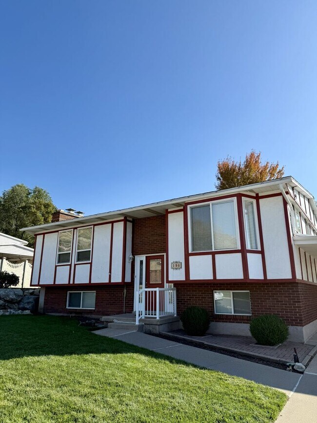 Photo - Charming 4-Bedroom Home in the Heart of Ce...