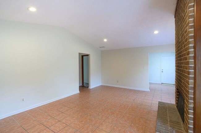 Photo - Magnolia Drive Duplex Unit 8081 - Right Side