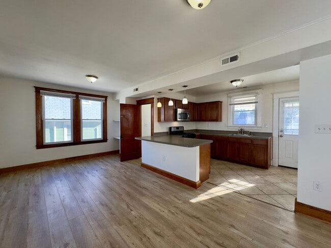 Photo - Fantastic 3-Bedroom Overlea Home with Open-Floor Plan!