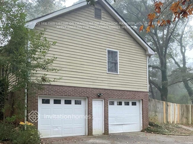 Photo - 2923 Marsh Ln SW