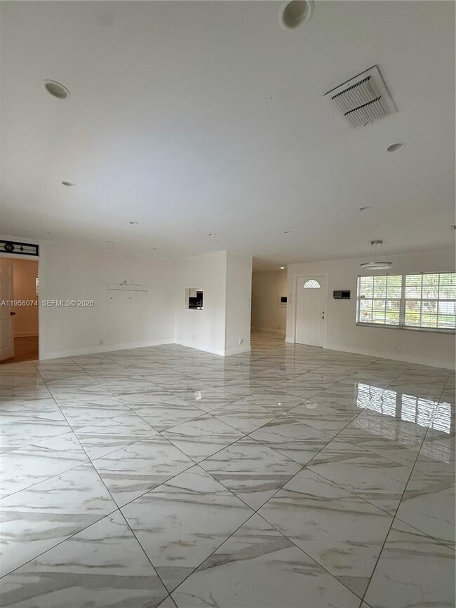 Photo - 19253 Carolina Cir