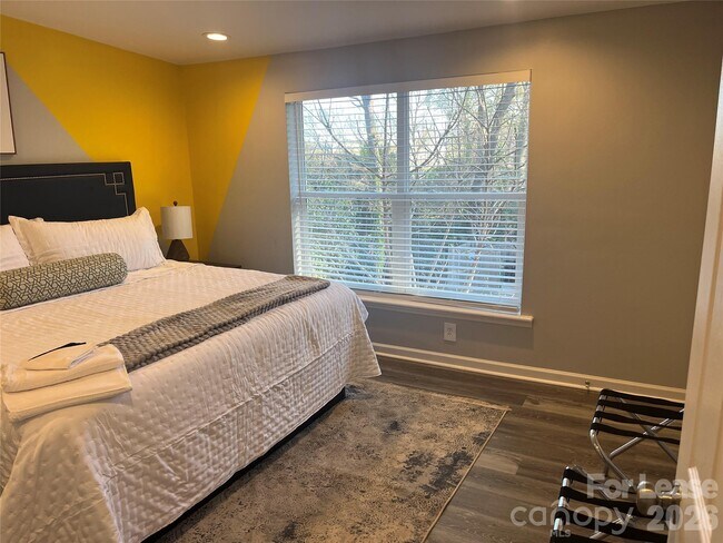 Photo - 1816 N McDowell St