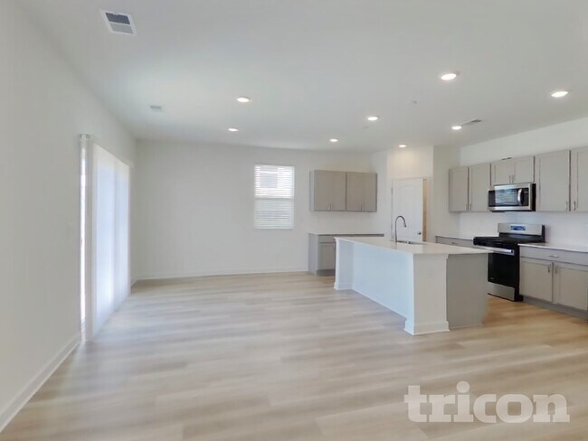 Photo - 5308 Carnegie Rd