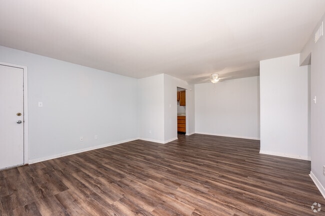 2BR, 1BA - 828SF - Living Room