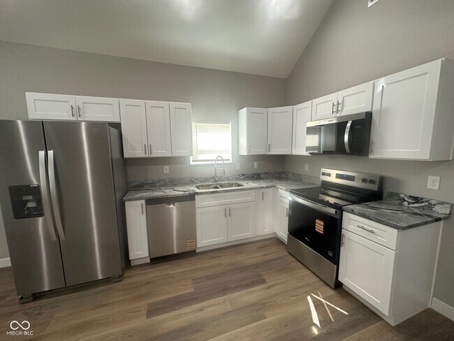 Photo - 2612 Boulevard Pl