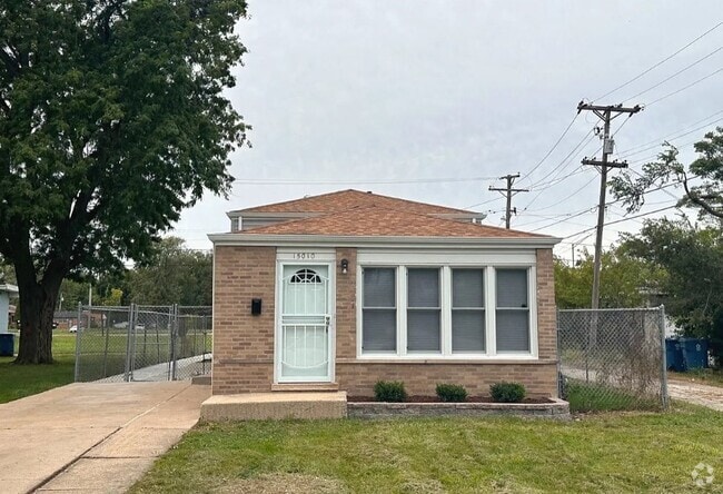 Building Photo - 15010 Vail Ave Rental